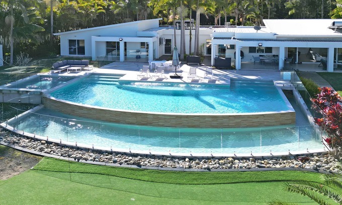 Dora Creek Casa | Lake Palm Resort Luxury Retreat absolute Waterfront on 3 acres at Lake Macquarie.