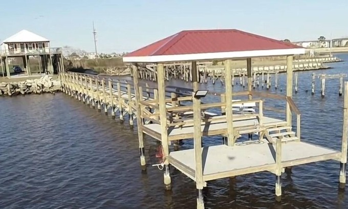 Slidell Casa | Lakefront Home w / Private Pier and Dock - a las afueras de Nueva Orleans