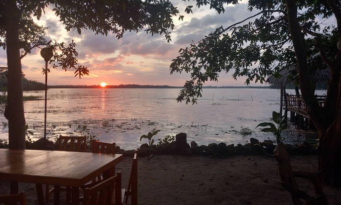 Maha Gonadoowa Complejo | Lake Resort Bolgoda