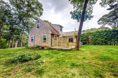 East Falmouth Casa | Lake Shore Living