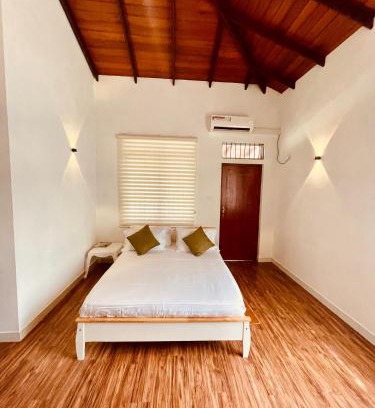 Nawala Casa | Lake Side Bliss