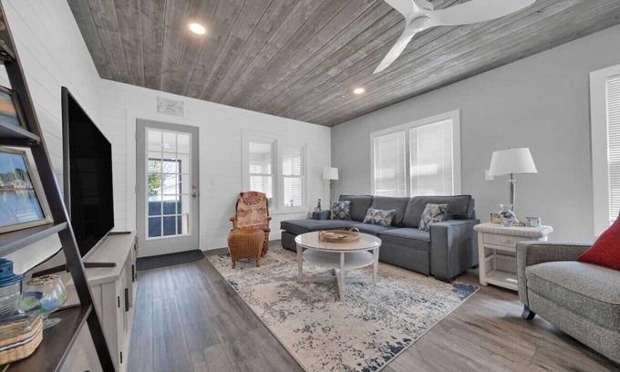 Port Sanilac Casa | Lake St Retreat: Walk to Beach, Harbor & Downtown