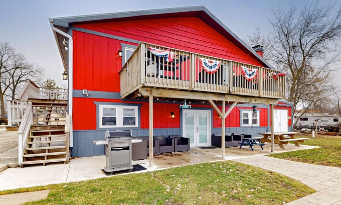 Channel Lake Apartamento | Lake stay with boat launch, W/D, & AC