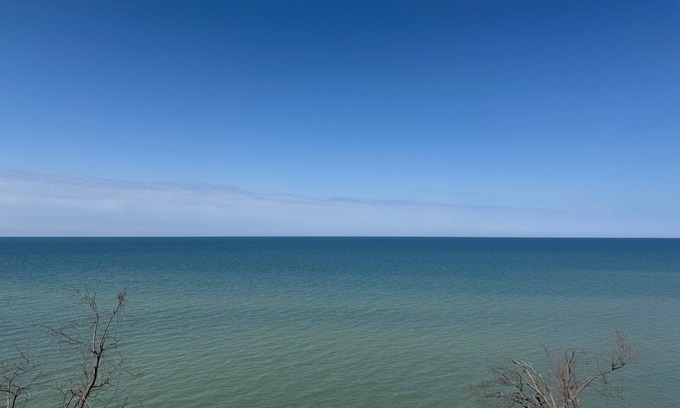 North Kingsville Casa | LAKE VIEW!!! Amazing sunsets! Charming 2-bedroom house in beautiful Conneaut.