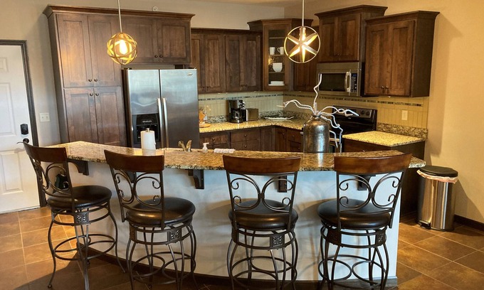 Spirit Lake Condominio | Lake-View Condo in Bridges Bay with great amenities!