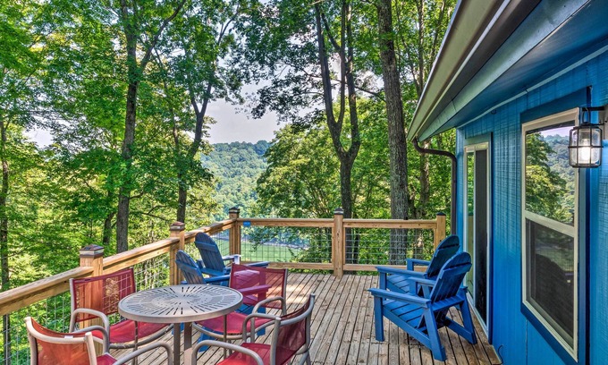 Albany Cabaña | Lake View Escape - 1 Mile From Wisdom Dock!