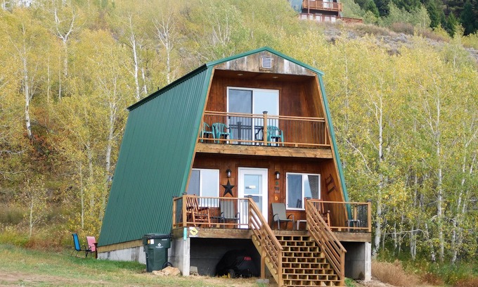 Island Park Cabina | Lake View Mountain A-Frame at Island Park near Yellowstone