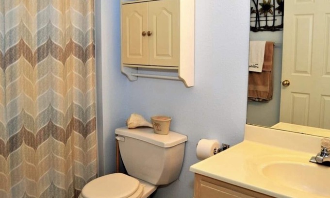 Lakeland Condominio | Lake view of the main channel close to all the activities