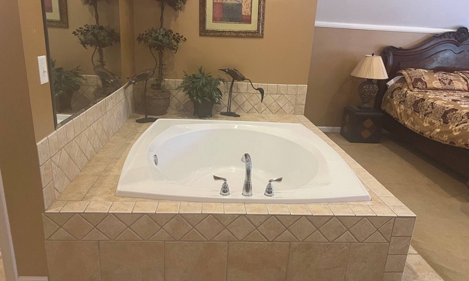 Greensboro Apartamento | Lake View Penthouse