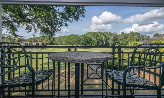 Wesley Chapel Condominio | Lake View Resort Condo (2/2) on Golf Course