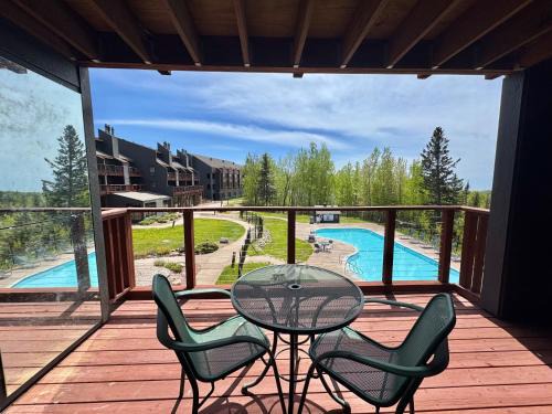 Lutsen Casa | Lake View Ski in Ski out Lutsen Mtn Pets Welcome