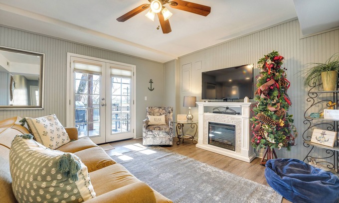 Cape Fair Apartamento | Lake Views & Community Perks: Cape Fair Apartment!