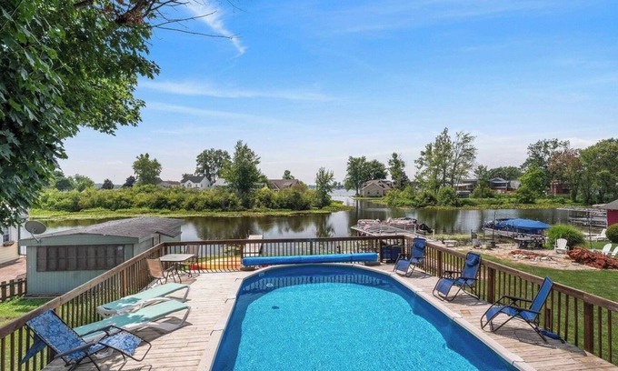 Enchanted Hills Casa | Lake Wawasee Retreat: private pool, hot tub & pier