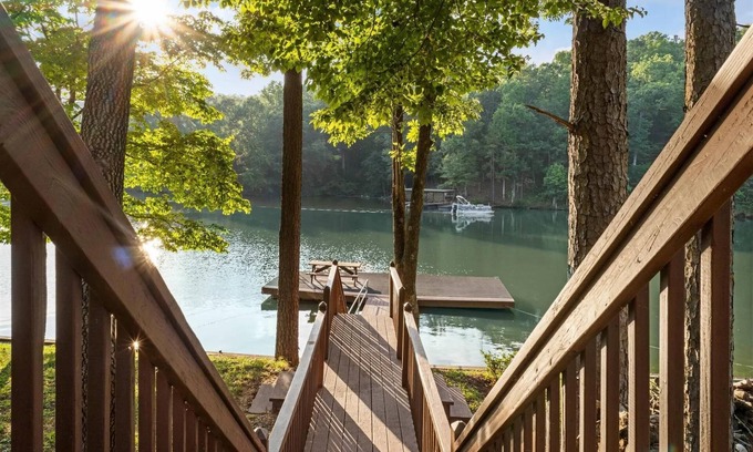 Wedowee Casa | Lake Wedowee Oasis | Sleeps 12 | On The Lake!