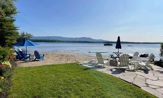 Meredith Cabina | Lake Winnipesaukee - Meredith Lakefront Cottage