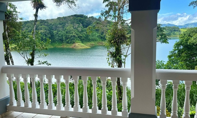 Arenal Casa | Lakefront 3 bed 3 bath townhouse with tennis court, pickleball court and pool