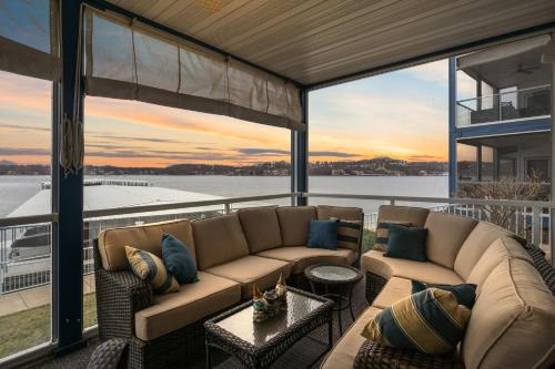 Lake Ozark Casa | Lakefront 4BR Luxury Sleeps 13 Pool & Hot Tub