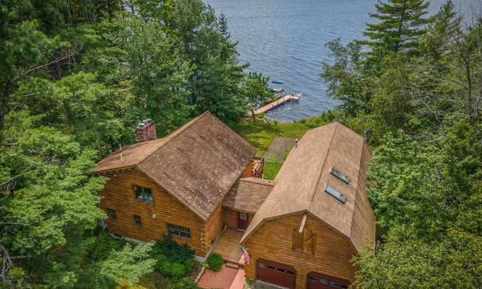 Old Town Cabina | Lakefront Cabin, Hot Tub, Stunning Views