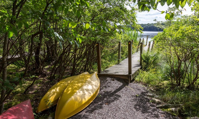 Gouldsboro Cabina | Lakefront Cabin in Poconos Mountain Resort