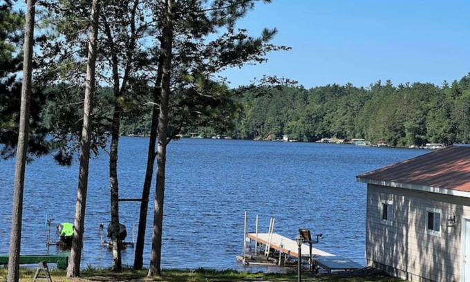 Eagle River Cabina | Lakefront Cabin in the North Woods Three Lakes WI