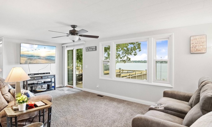 Vestaburg Cabaña | Lakefront Cottage Northside Dickerson Lake