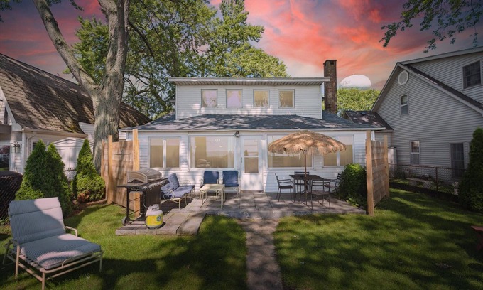 Ida Casa | Lakefront Family Home/Golf Cart/Beach