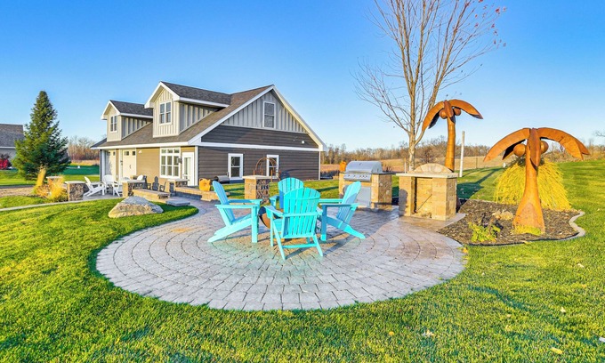 Dent Casa | Lakefront Gem: Grills & Fire Pit in Dent