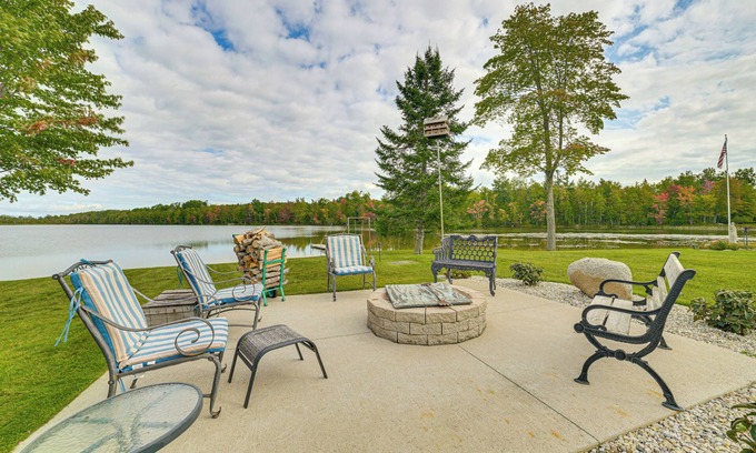 Charlevoix Casa | Lakefront Gem w/Private Dock & Yard in Charlevoix