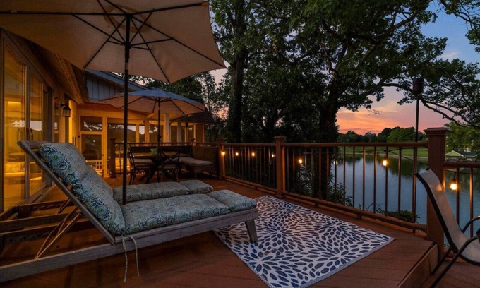 Piney Flats Casa | Lakefront Getaway on Boone Lake – Sleeps 8+ Hot Tub Dock Fire Pit Kayaks