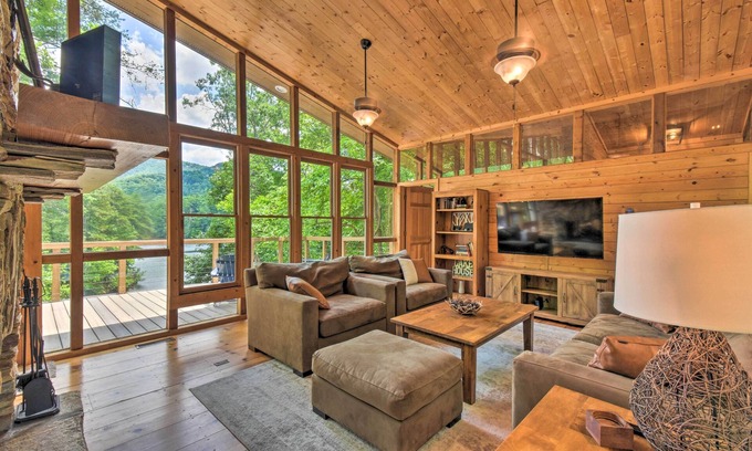 Jasper Cabina | Lakefront ‘Glass House’ Cabin w/ Mountain Views!