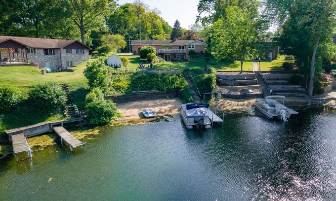 Coloma Casa | Paw Paw Lake Paradise, ideal para grupos grandes. Frente al lago