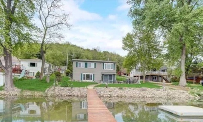 Portage Casa | Lakefront Lake Wisconsin Home/Okee Bay