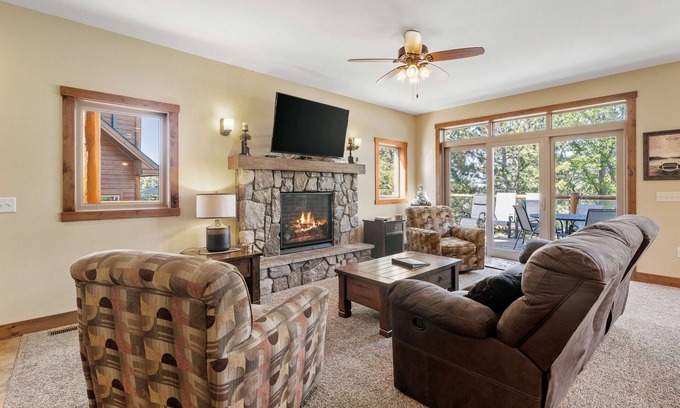 McGregor Casa | Lakefront Lodge - spacious-luxurious