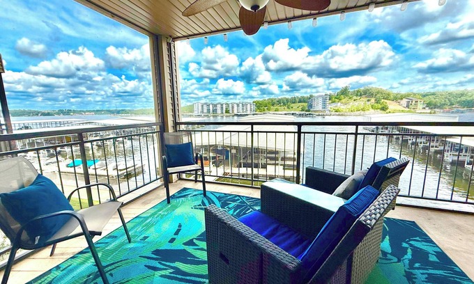Lake Ozark Condominio | Lakefront Luxury Condo at The Falls-2BD/2BA/Grill/Pool-7PP