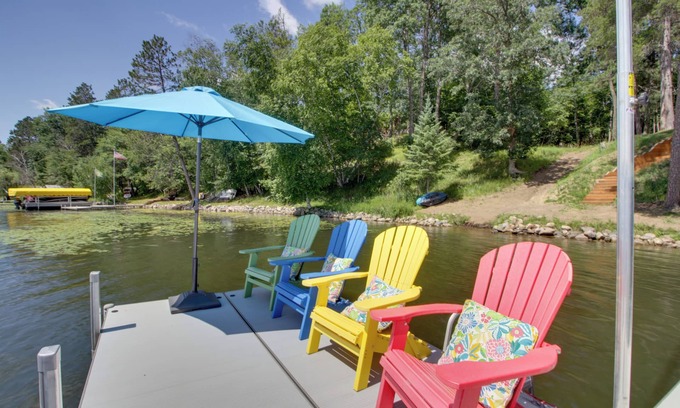 Nevis Cabina | Lakefront Nevis Cabin Escape w/ Hot Tub!