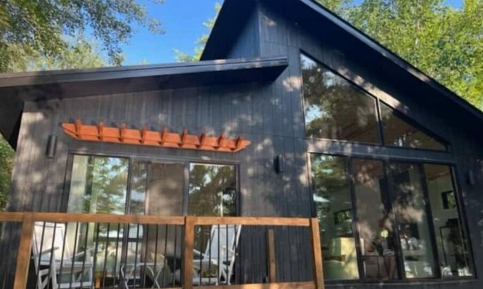 Webster Cabina | LakeHaus - Stunning Scandinavian Simplicity!