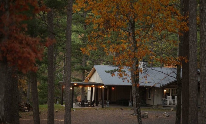 Mena Cabina | Lakehouse - HotTub | Kayak/Fish | AtvTrls