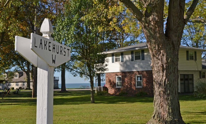 Ashtabula Casa | Impresionantes puestas de sol de Este Lakehurst Bungalow