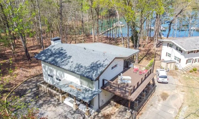 Flowery Branch Casa | Luxurious Lake Lanier Home with Private Dock