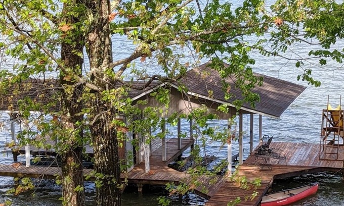 Cedar Bluff Casa | Laker's Acres: Stunning View, Sleeps 14, Very Private, Relaxing