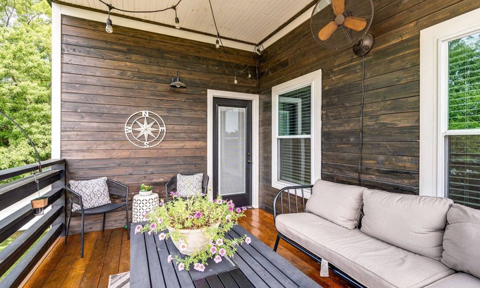 Lakewood Casa | Lakeshore Luxury | Sleeps 20 on Cumberland River!