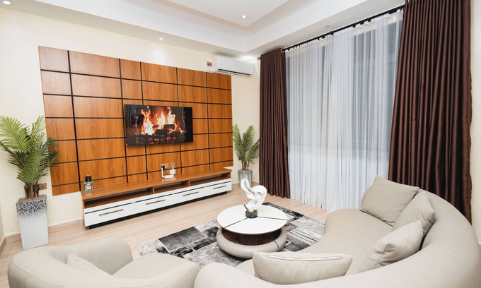 Entebbe Apartamento | Lakeside 2-bedroom apartment with AC on a private beach