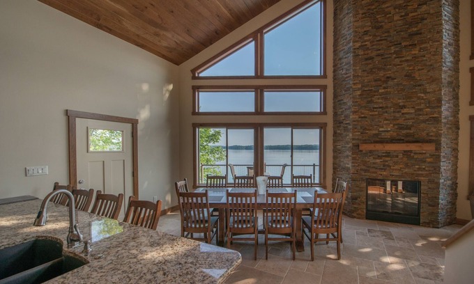 Newport Casa | Increíble y lujoso chalet de 7 dormitorios frente al lago cerca de Great Smoky Mountains ¡Capacidad para 18 personas!