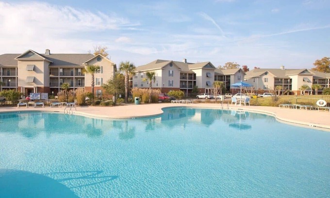 Santee Condominio | Lakeside Bliss: 3BR Suite at Wyndham Lake Marion