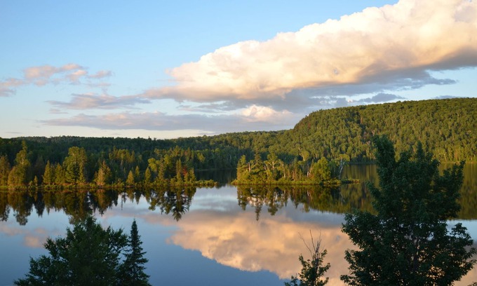La Minerve Cabaña | Lakeside Canadian Log Cabin (40 minutos de Mont Tremblant)
