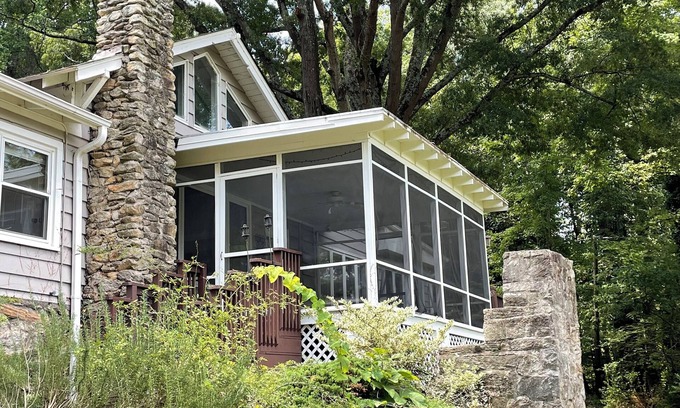 Greensboro Cabina | Lakeside Eco-Friendly Cabin Self Check-in