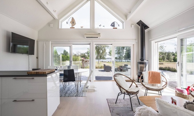 Graddo Casa | Lakeside Family Home in Gräddö