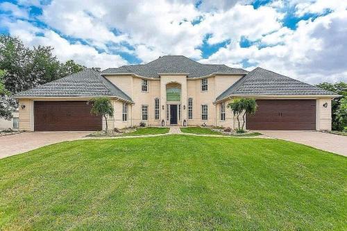 Little Elm Casa | Lakeside Grand Villa - Lone Star State Little Elm