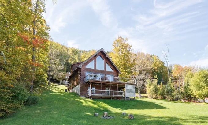 Hunter Chalet De Esquí | Lakeside Hunter Chalet on Ski Mountain