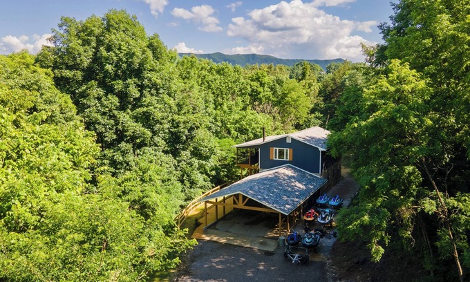 Dandridge Casa | Lakeside Paradise Escape/Jet Ski & Kayak Adventure